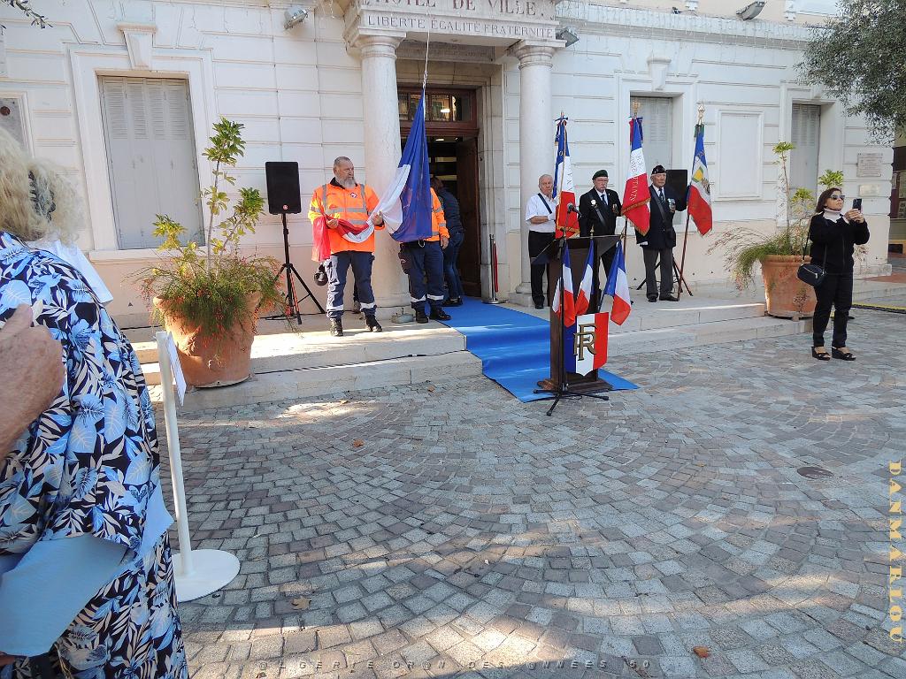 2025 09 25 OULLIOULES HOMMAGE NATIONAL AUX HARKIS (4).jpg